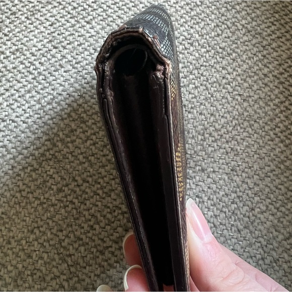 Louis Vuitton Wallet - Picture 6 of 9